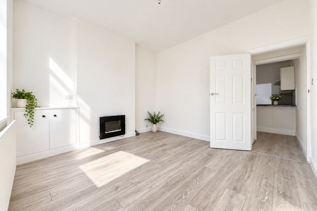 30 Nuttall Street, Alfreton photo 4
