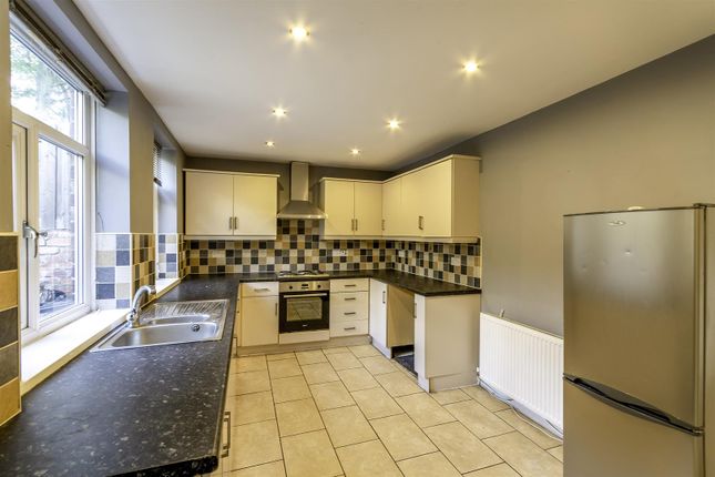 31, Hill Side, Rotherham photo 4