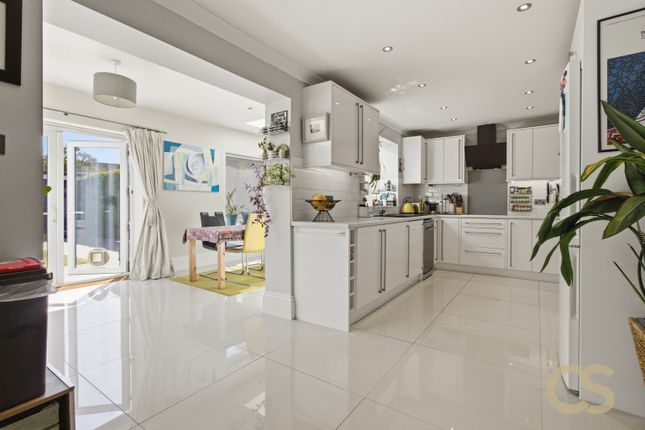 97 Bury Green Road, Cheshunt, Hertfordshire photo 2