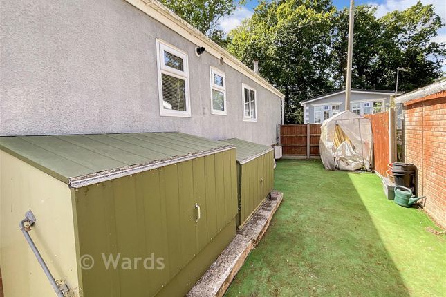 1-bed caravan on Carter Avenue, London Road, Sevenoaks, £125,000