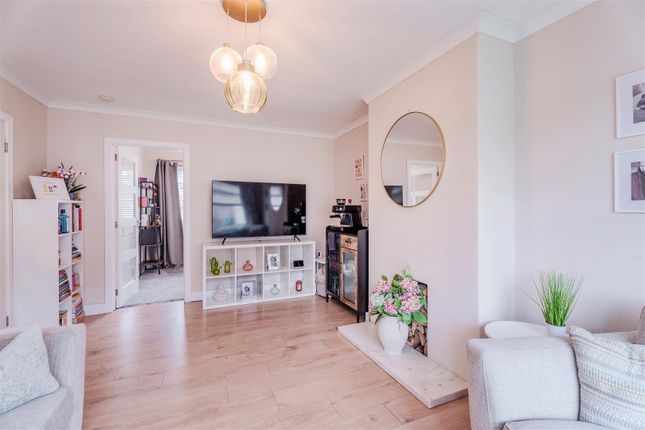 19, Abbotsford Crescent, Wishaw photo 4