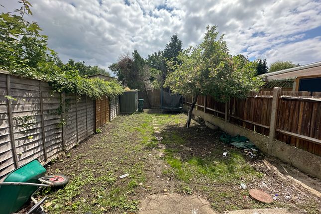 Birkbeck Avenue, Greenford photo 2