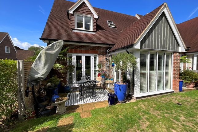 19, Hazel Close, Liphook photo 2