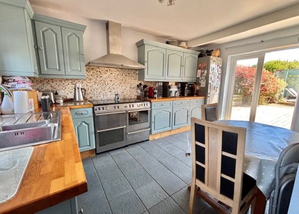 The Hive, 4 Seal Road, Selsey photo 2