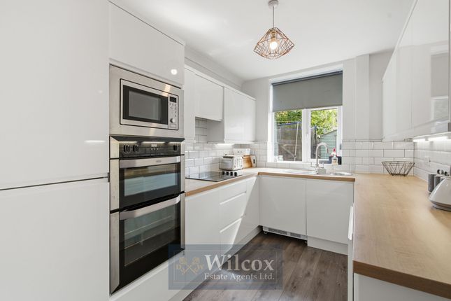 23 Booth Road, Bolton photo 4