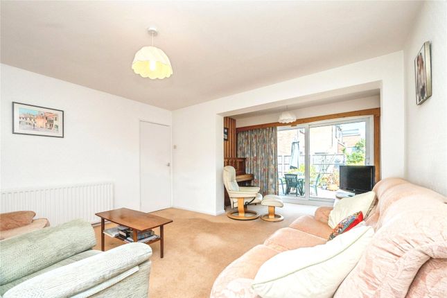 44, Field Barn Road, Warwick photo 4
