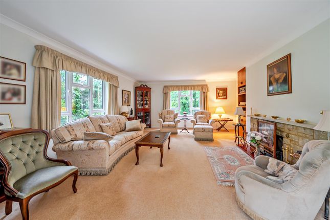 Abury House, Church Lane, Farnham photo 4