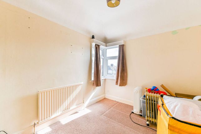 Thumbnail Semi-detached house to rent in Oakleigh Court, Edgware
