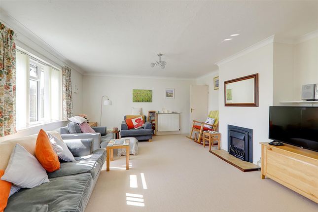 1 Stopham Close, Worthing photo 4