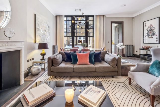 Flat for sale in Charles Street, London