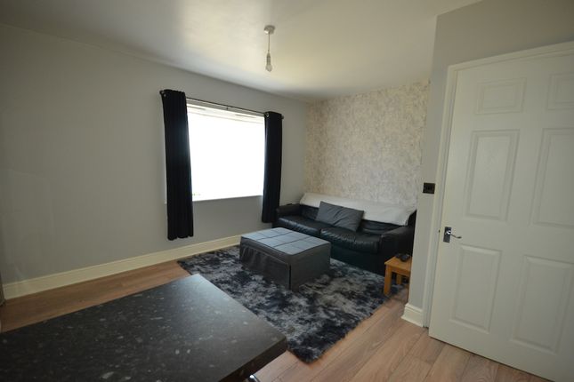26, Bishops Drive, Feltham photo 3