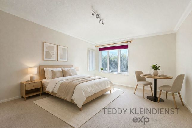 The Newlands,31, Weston Green Road, Thames Ditton photo 2