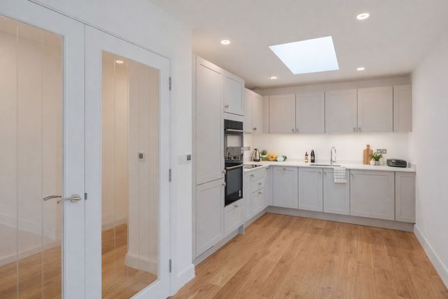Hazel House, Brasenose Dr, Kidlington photo 3
