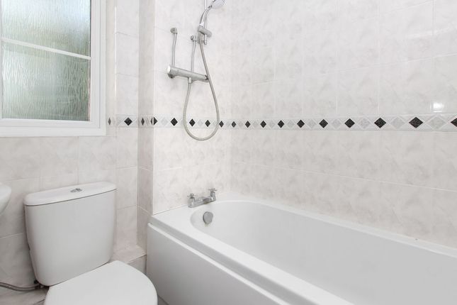 21, Hales Park Close, Hemel Hempstead photo 4
