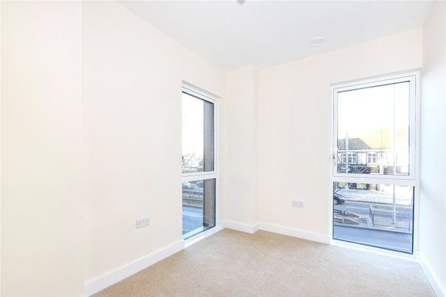 The Point, 7, 53 Clarence Avenue, Essex photo 4