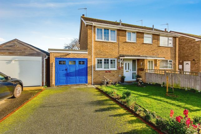 Thumbnail Semi-detached house for sale in Mark Avenue, Sleaford