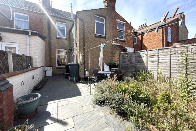 35, Abbey Road, Northampton photo 4