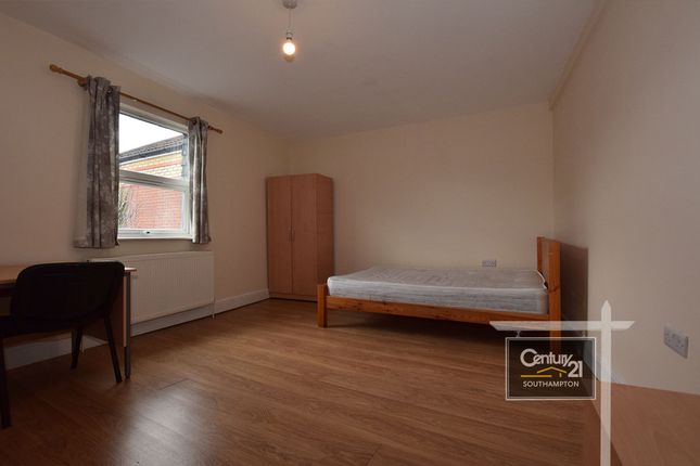 Lodge Road, SOUTHAMPTON photo 5