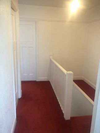 Terraced house to rent in St. Lawrence Avenue, Luton, Bedfordshire