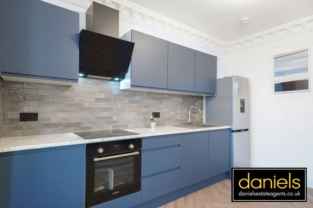 Flat 2, 25, Scrubs Lane, London photo 4
