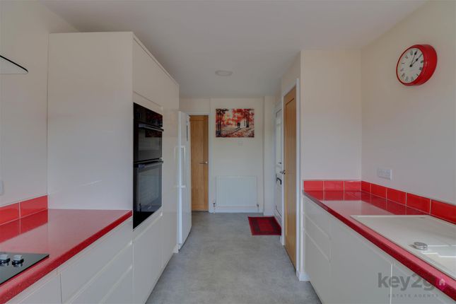 15, Broomhill Close, Sheffield photo 4