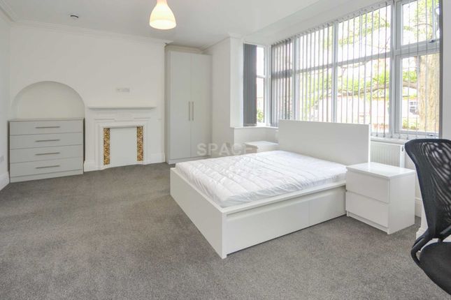 Thumbnail Room to rent in Upper Redlands Road, Reading, Berkshire, - Room 4