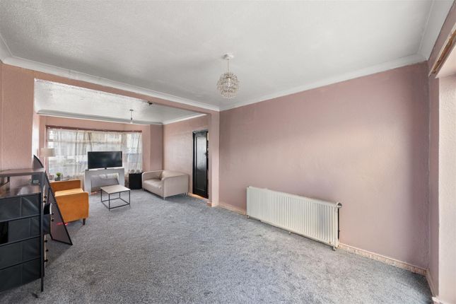 106, Crofts Road, Harrow photo 3