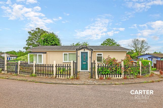 Thumbnail Mobile/park home for sale in Sunset Drive, Romford