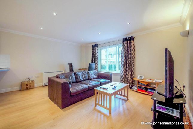 2 Pond House, Abbey Road, Chertsey photo 3