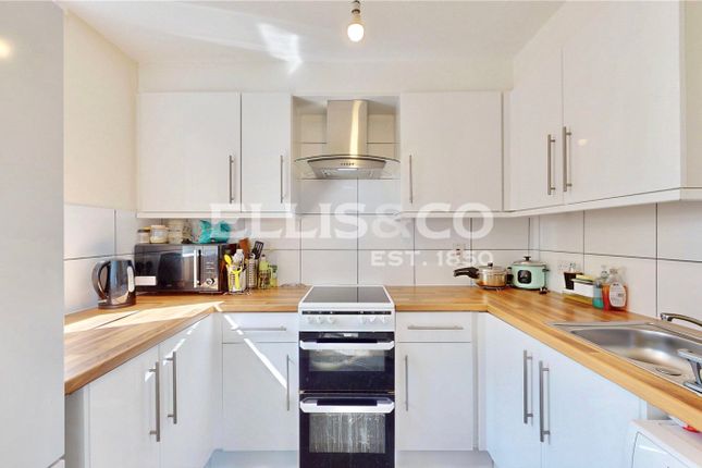 Flat 14,, Foxglove Court, Wembley photo 4