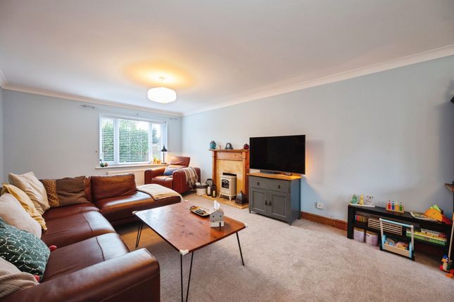 5, Little Corner, Waterlooville photo 2