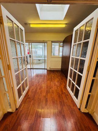 27, Minehead Road, South Harrow photo 2