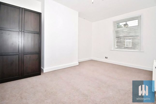 6, Prince Street, Huddersfield photo 4