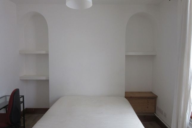 Room 1, 33 Catherine Street, Swansea photo 3
