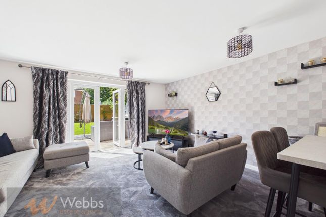 82, Buckmaster Way, Rugeley photo 3
