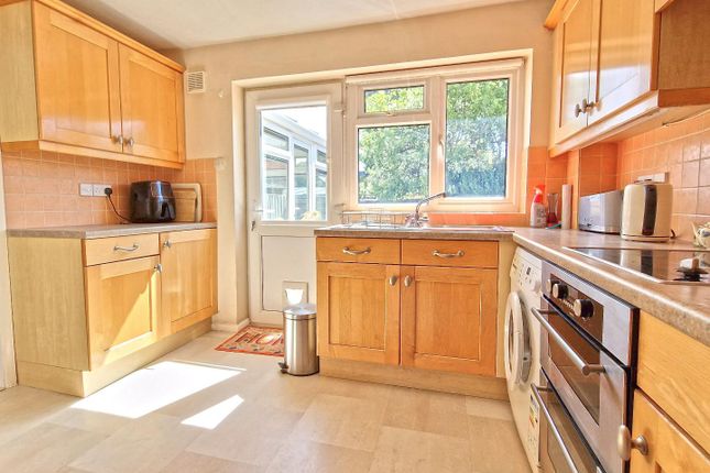2, Park Close, Bicester photo 3