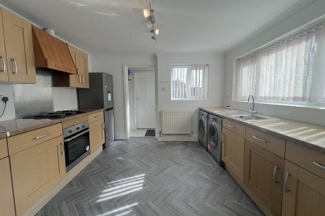 5, Welholme Villas, Barrow-upon-humber photo 2