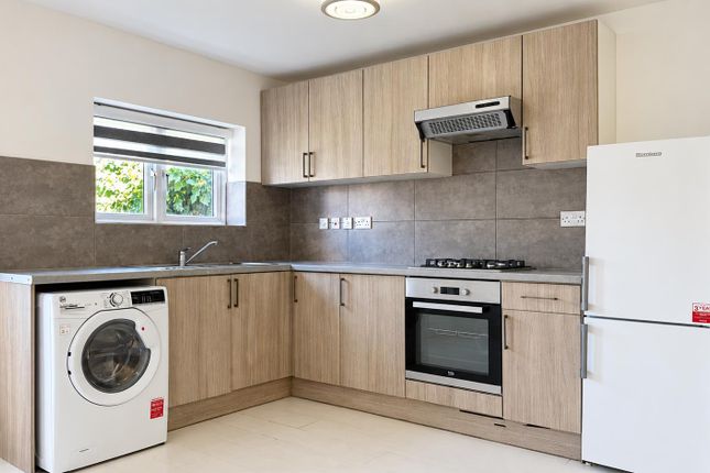 56, Linley Crescent, Romford photo 4