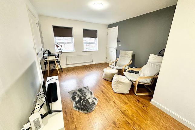 Flat for sale in Hawthorn Drive, Thornton