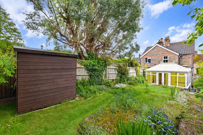 33 Stockwell Road, East Grinstead photo 4
