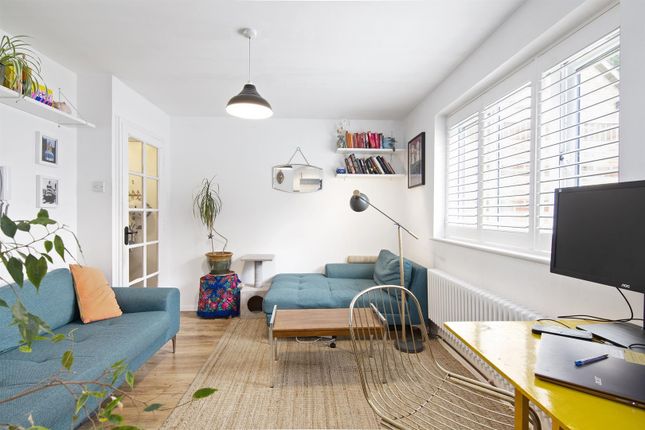 Living Room.Jpg