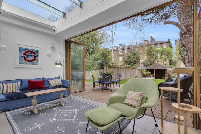 Terraced house for sale in Ashworth Road, London