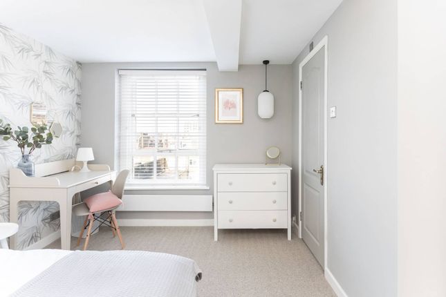 Flat for sale in Ainsley Street, Bethnal Green, London