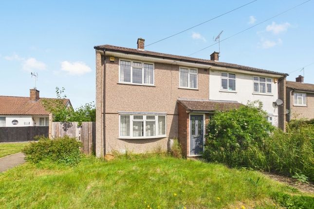 28 Milton Drive, Borehamwood photo 4