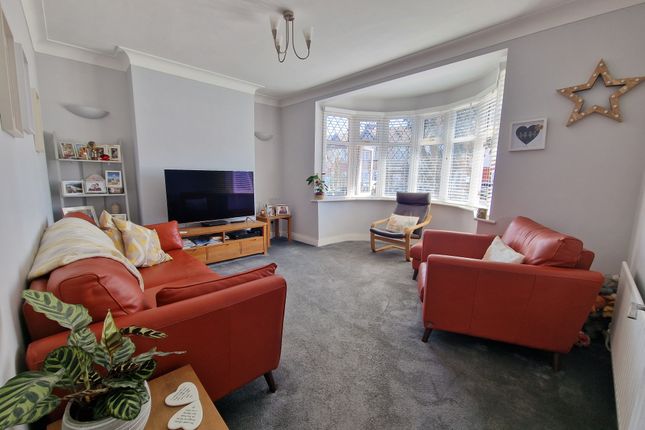 39, Wykeham Road, Harrow photo 2