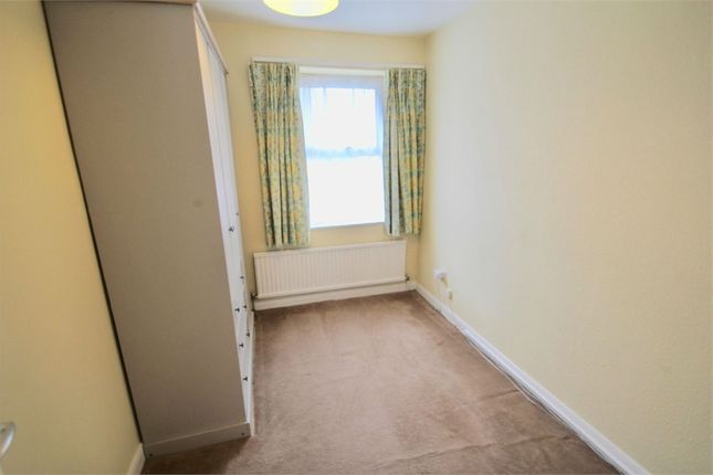 13, Holmsdale Close, Iver photo 5