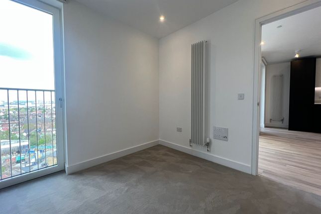 Flat to rent in Silverleaf House, Heartwood Boulevard, Acton, Ealing, London