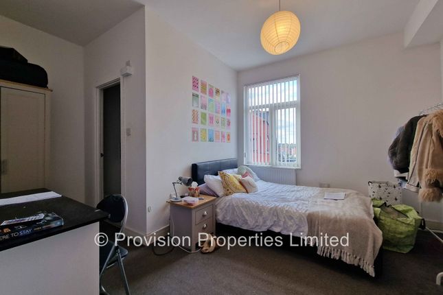Royal Park Avenue, Hyde Park photo 2