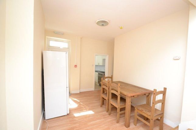 44  Newburgh Road, Newburgh Road, London photo 4