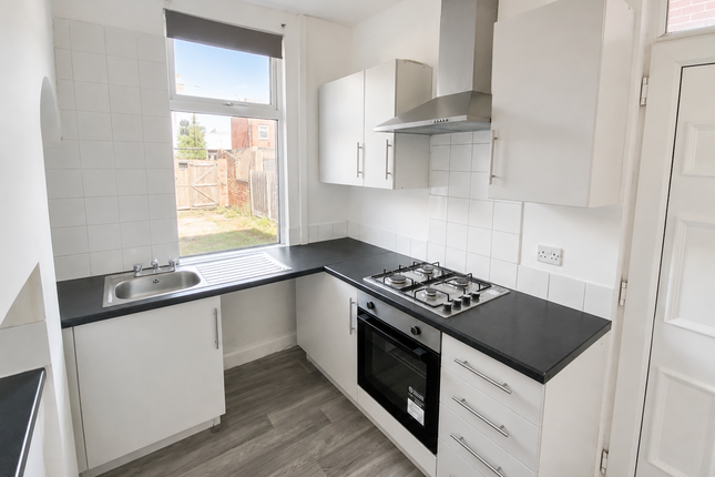 53 Stoneclose Avenue, Doncaster photo 3